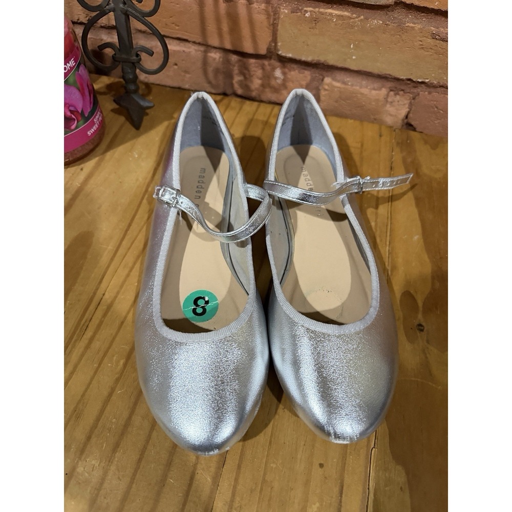 Madden Girl Women's 8 Tutu Flats Silver Metallic Mary Jane Dress Shoes Twee